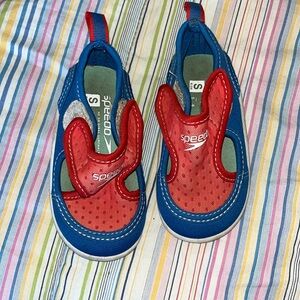 Speedo Water Shoes Velcro‎ Closure Small
